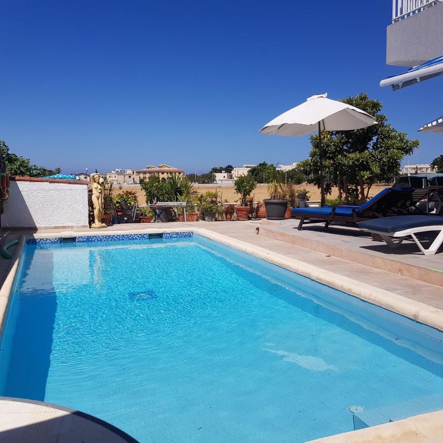 Апартаменты Peaceful Townhouse With Private Pool Near The Sea Пафос Экстерьер фото