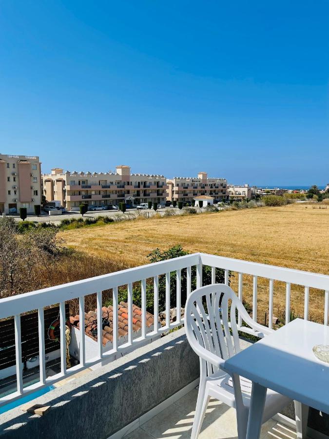 Апартаменты Peaceful Townhouse With Private Pool Near The Sea Пафос Экстерьер фото