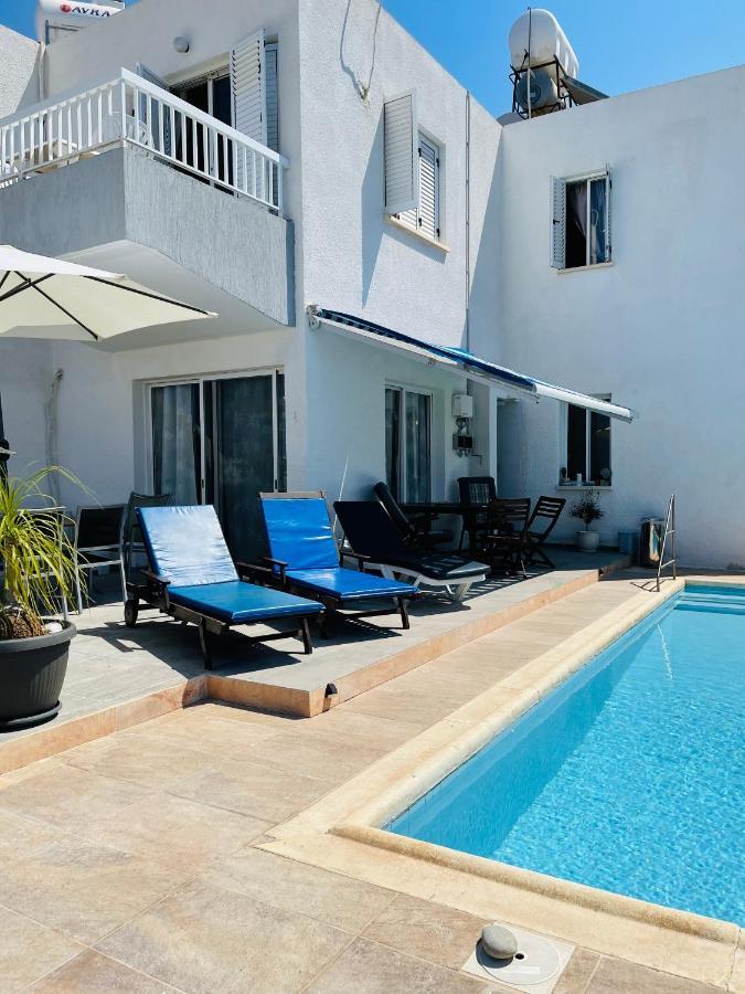 Апартаменты Peaceful Townhouse With Private Pool Near The Sea Пафос Экстерьер фото