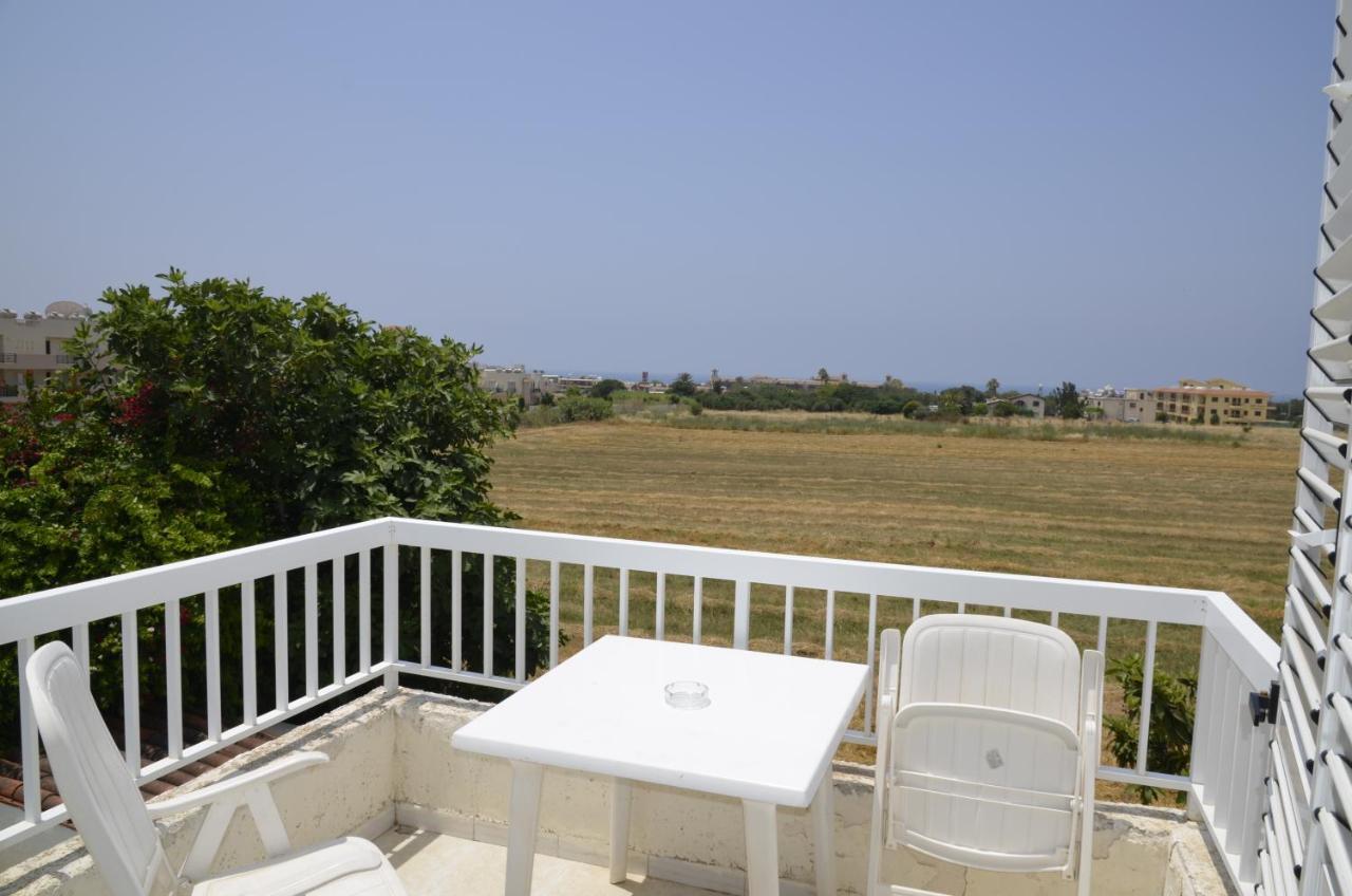 Апартаменты Peaceful Townhouse With Private Pool Near The Sea Пафос Экстерьер фото